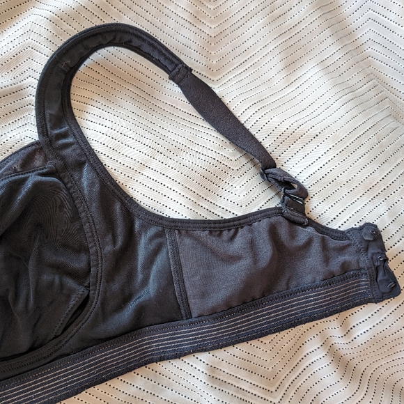 Lululemon 32C Ta Ta Tamer - Black Sports Bra - Picture 3 of 5